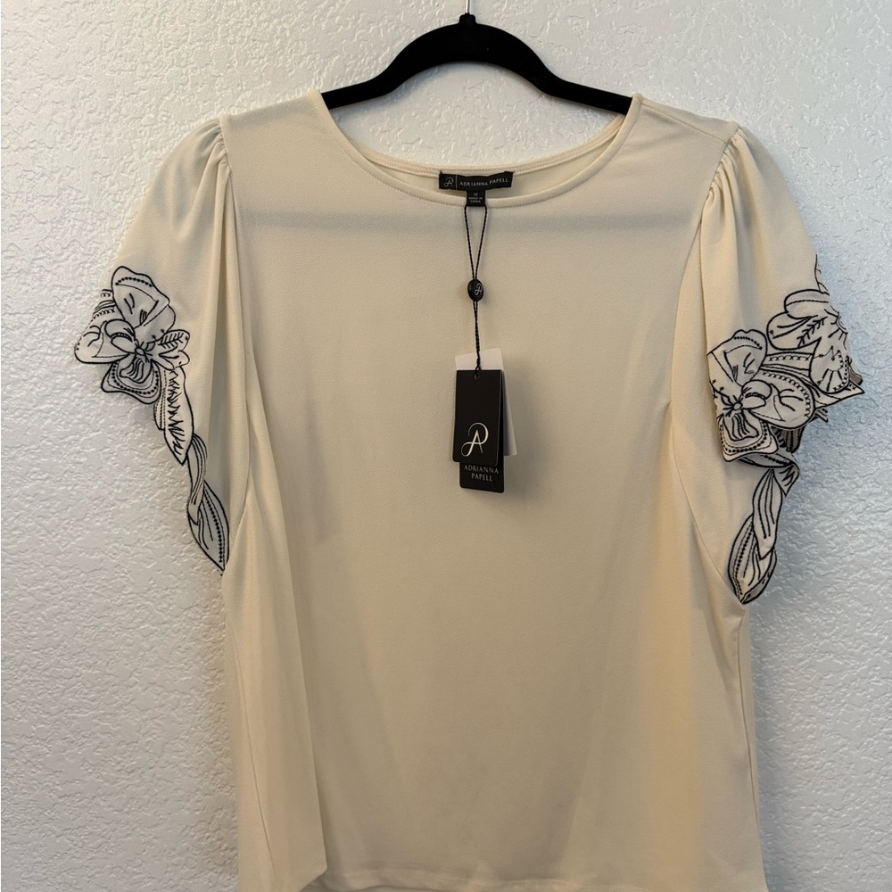 Adrianna Papell Cream Cap Sleeve Blouse